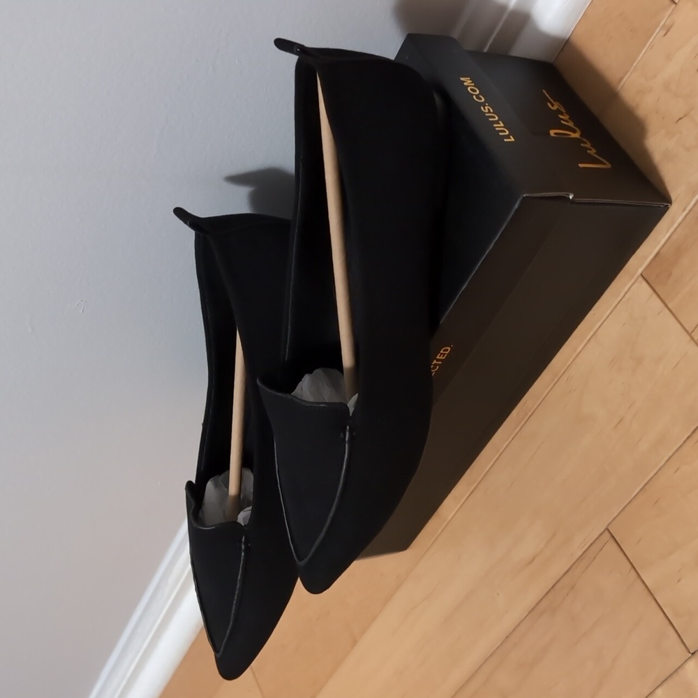 Lulus Emmy Flats (size 8)
